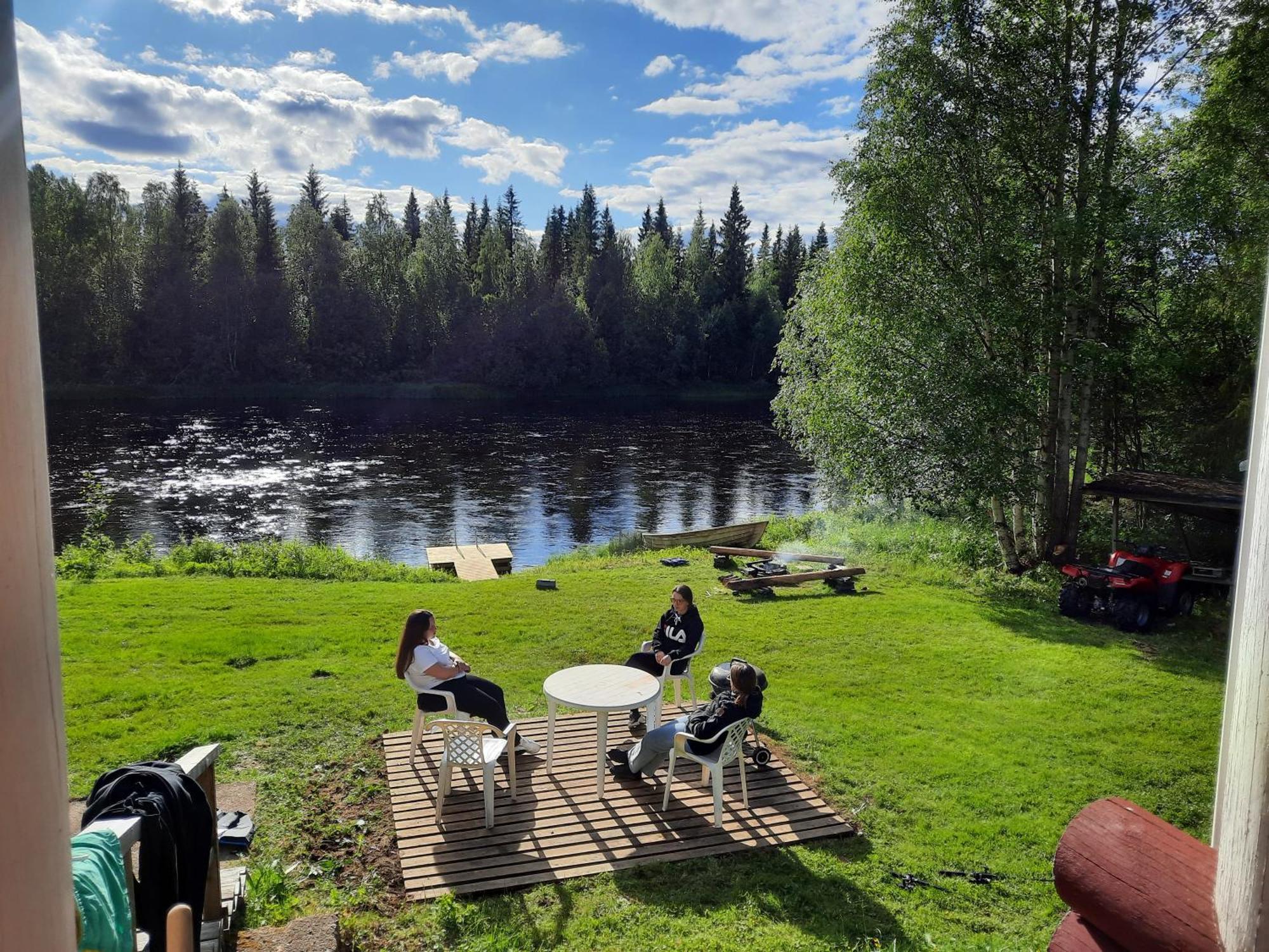 Lapin Villa Hiisi Joen Rannalla Рануа Номер фото